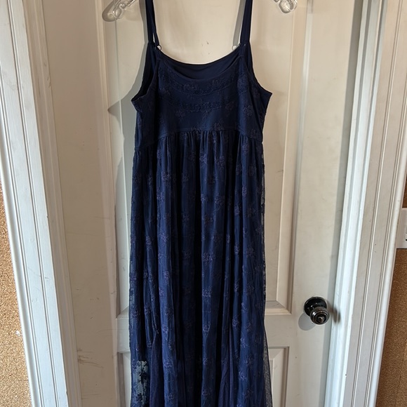 TORRID Maxi Dress Netting with Kick Pleats over Short Slip Size 0 - Picture 7 of 12